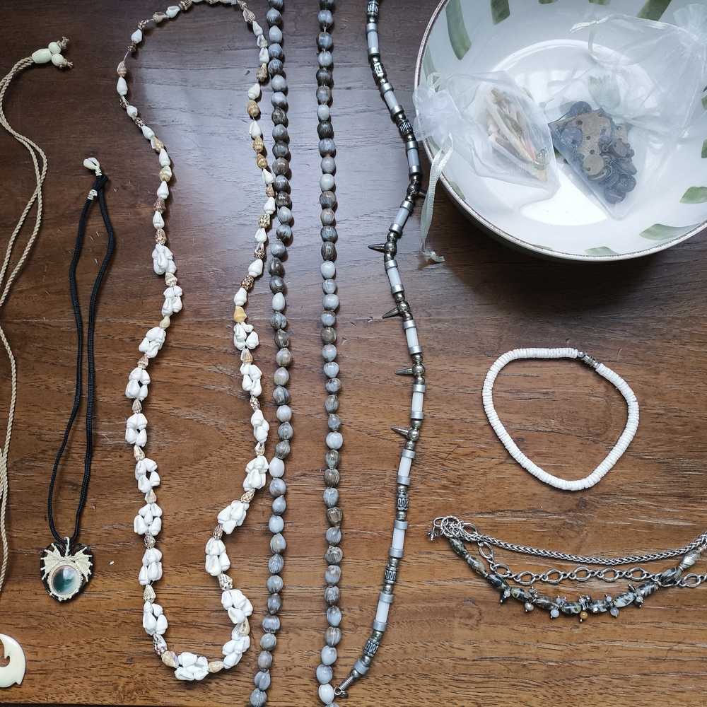 A Lot Of 9 Costal Style Jewelry Pieces